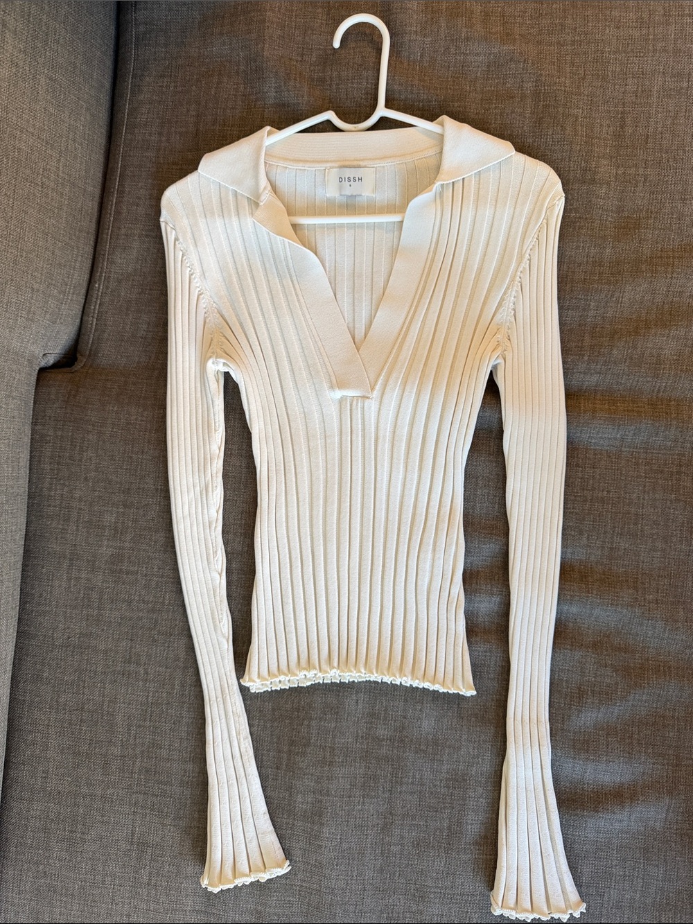DISSH Cream Ribbed V-Neck Collared Long-Sleeve Sweater